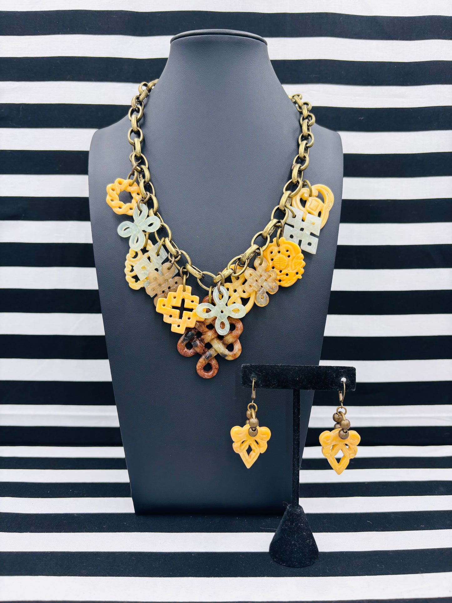 Shades of Ivory Necklace
