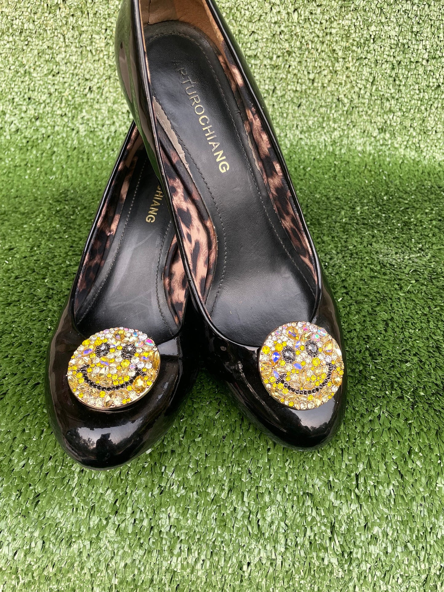 Smile Away Shoe Clips