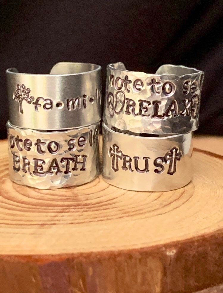 The Andorra Band Ring