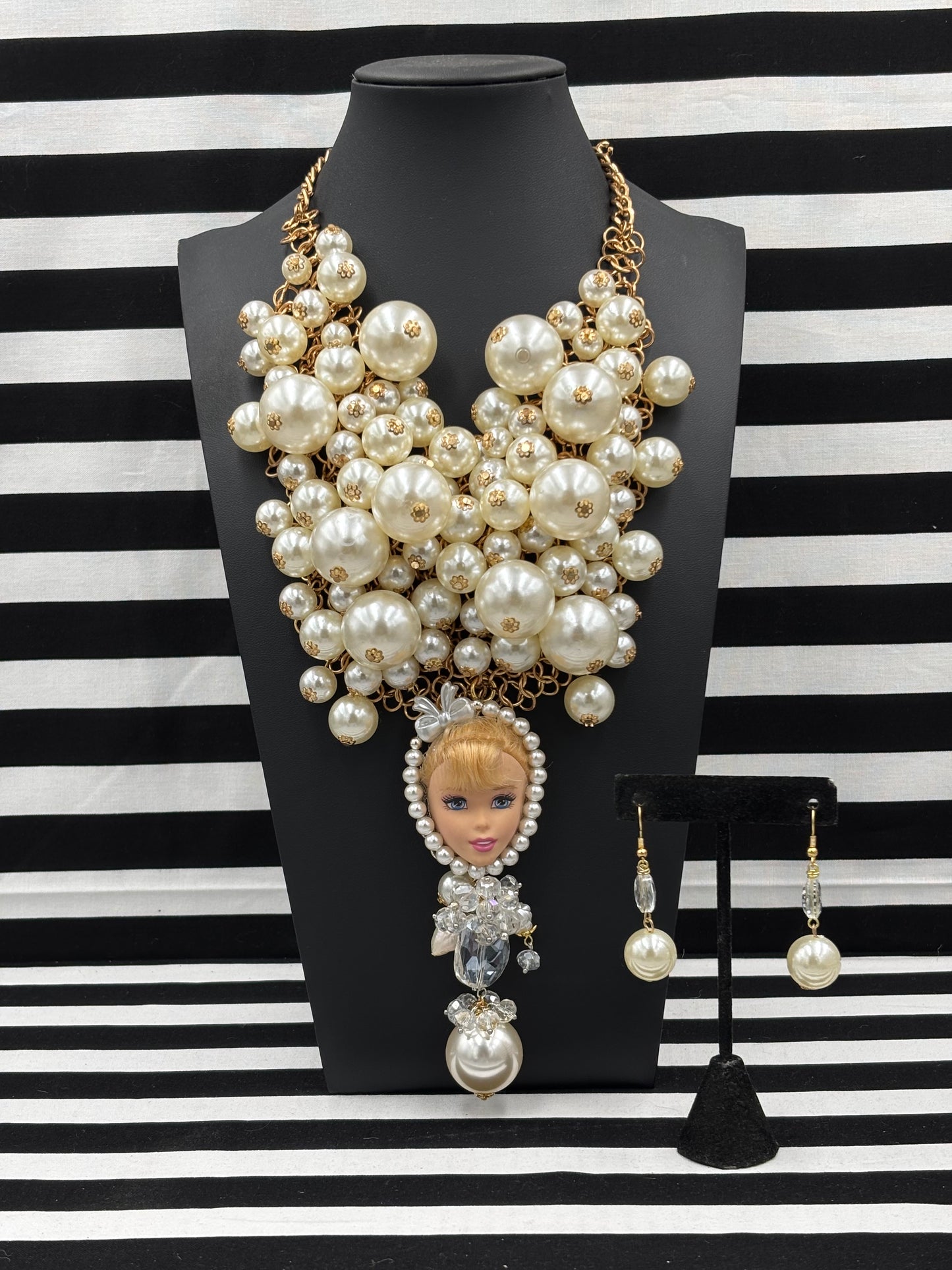 Pearly Girl Face Necklace