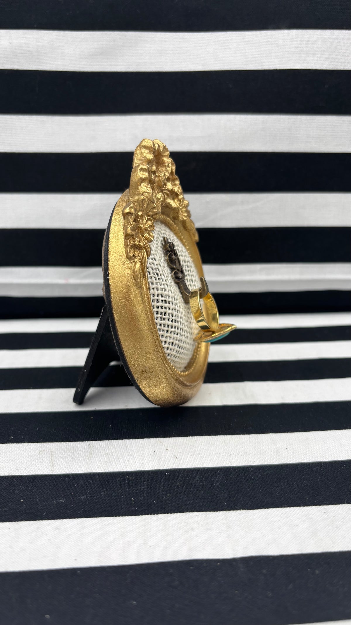 Display UR Ring