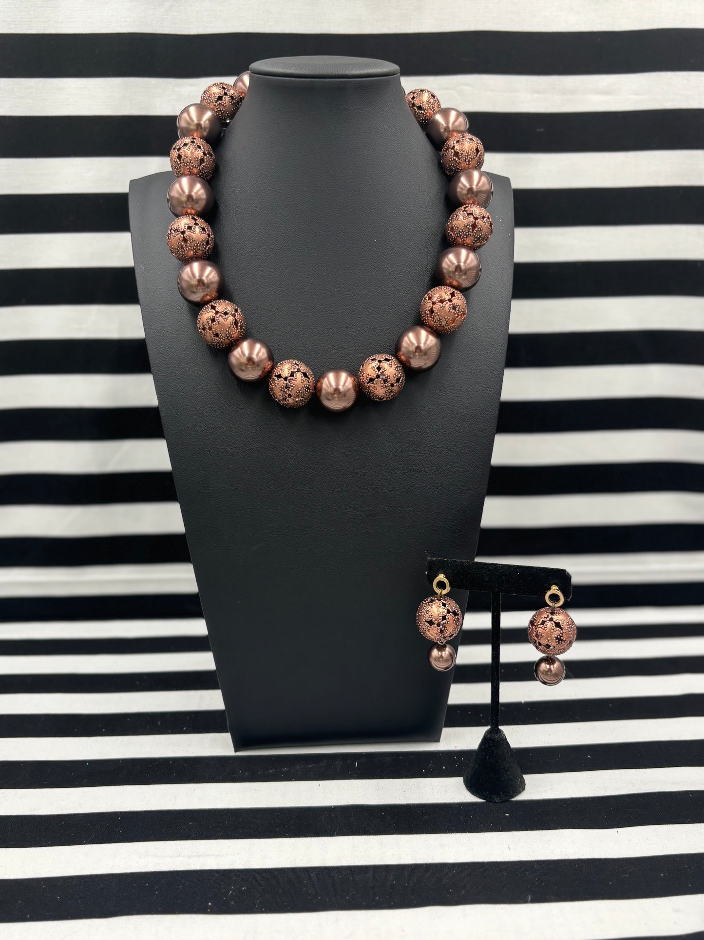 Copper Clapped Beauty Necklace