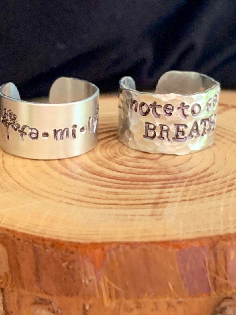 The Andorra Band Ring