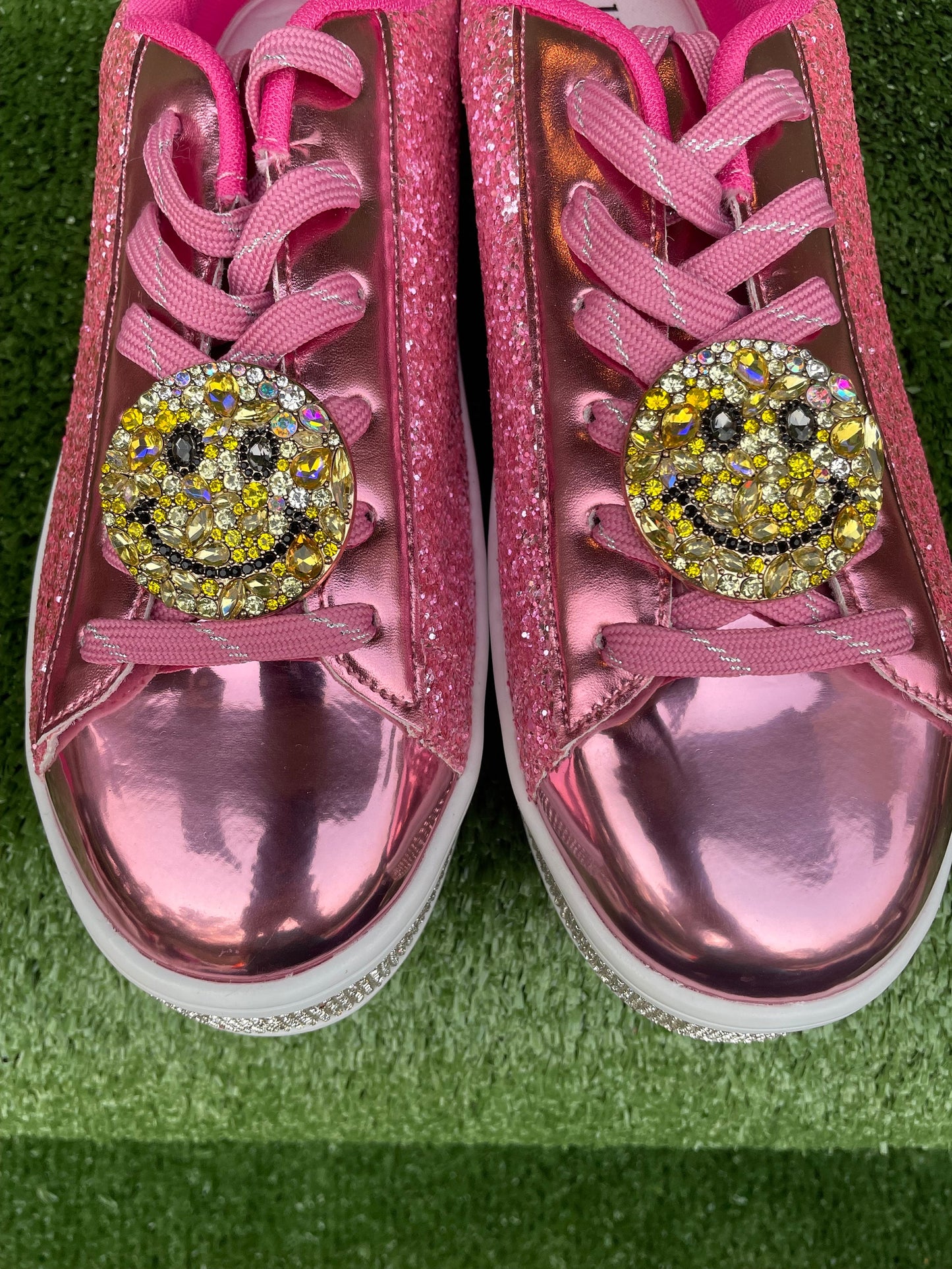 Smile Away Shoe Clips