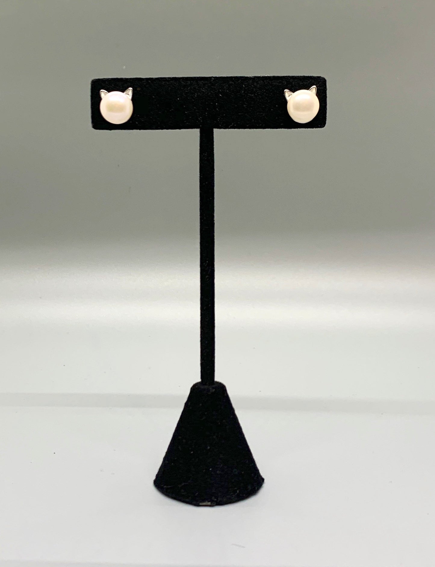 Feline Freshwater Pearl Earrings