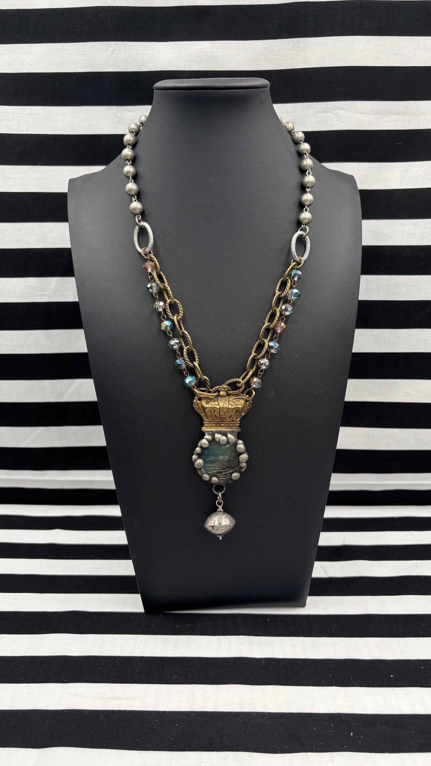 Sovereign Necklace