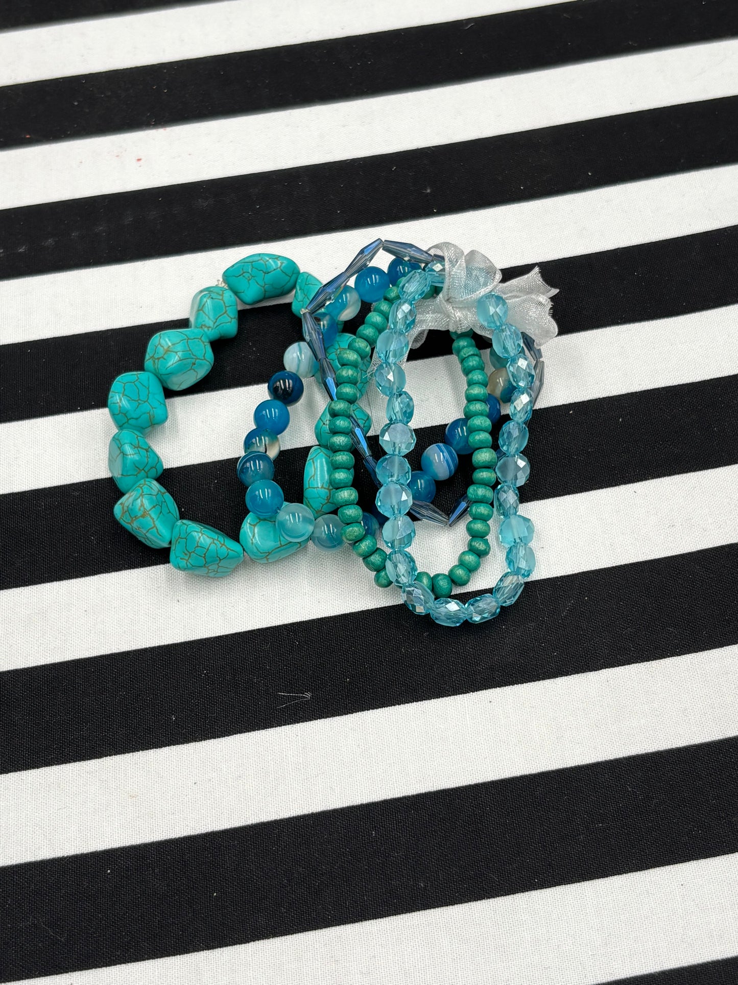 Turquoise Triumph Set of Stretch Bracelet