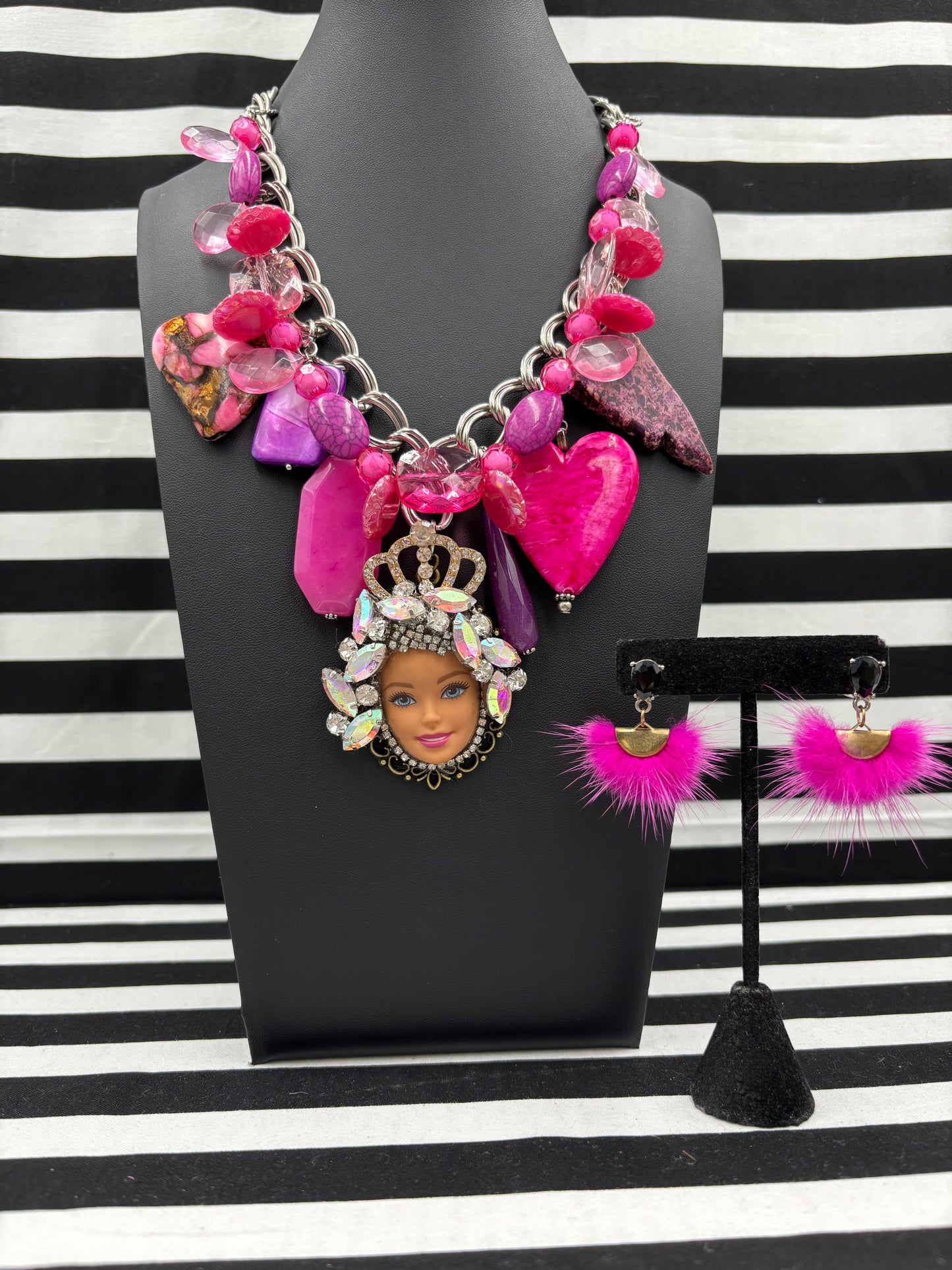 Prom Queen Face Necklace