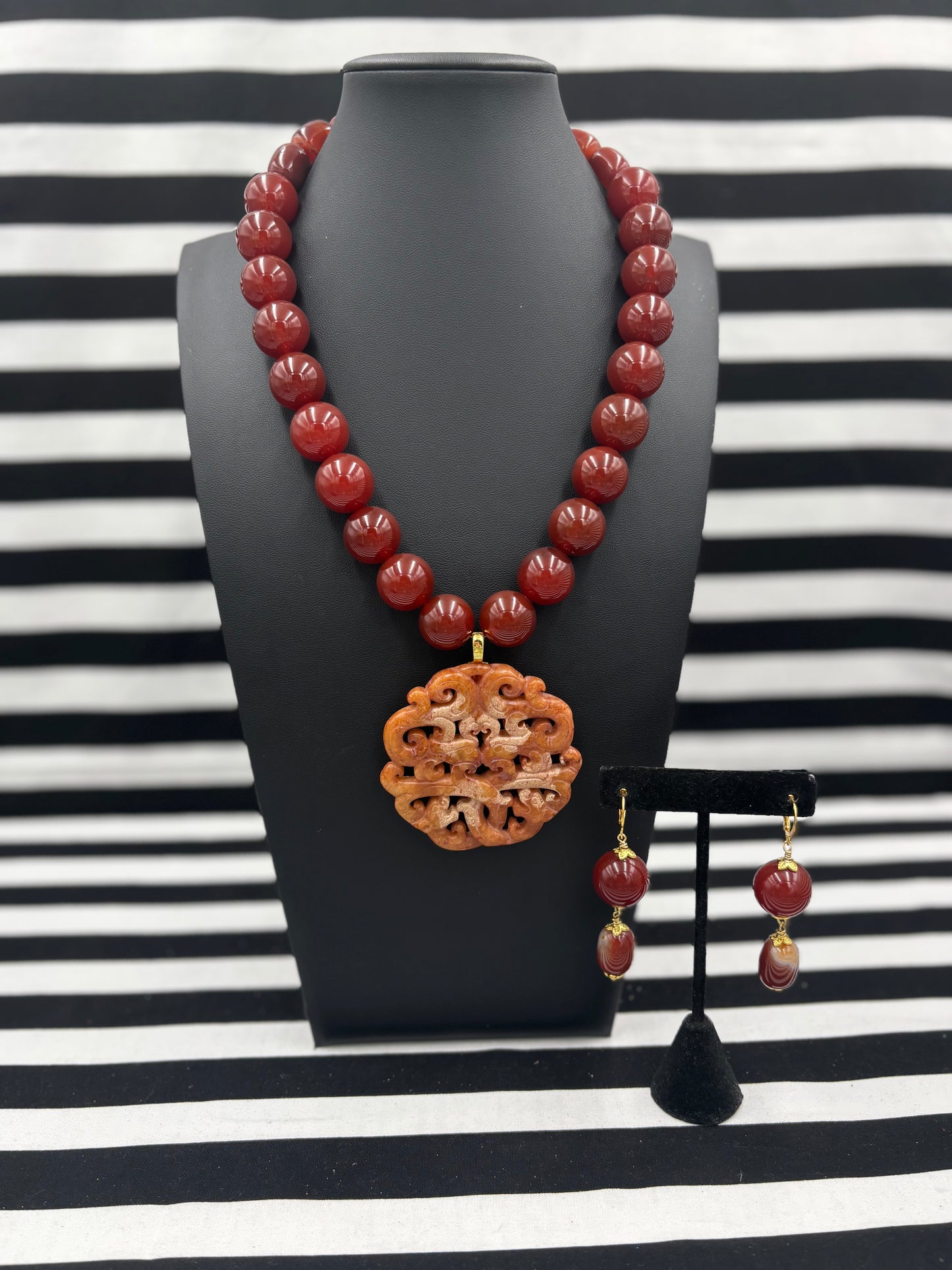 Copper Clapped Beauty Necklace