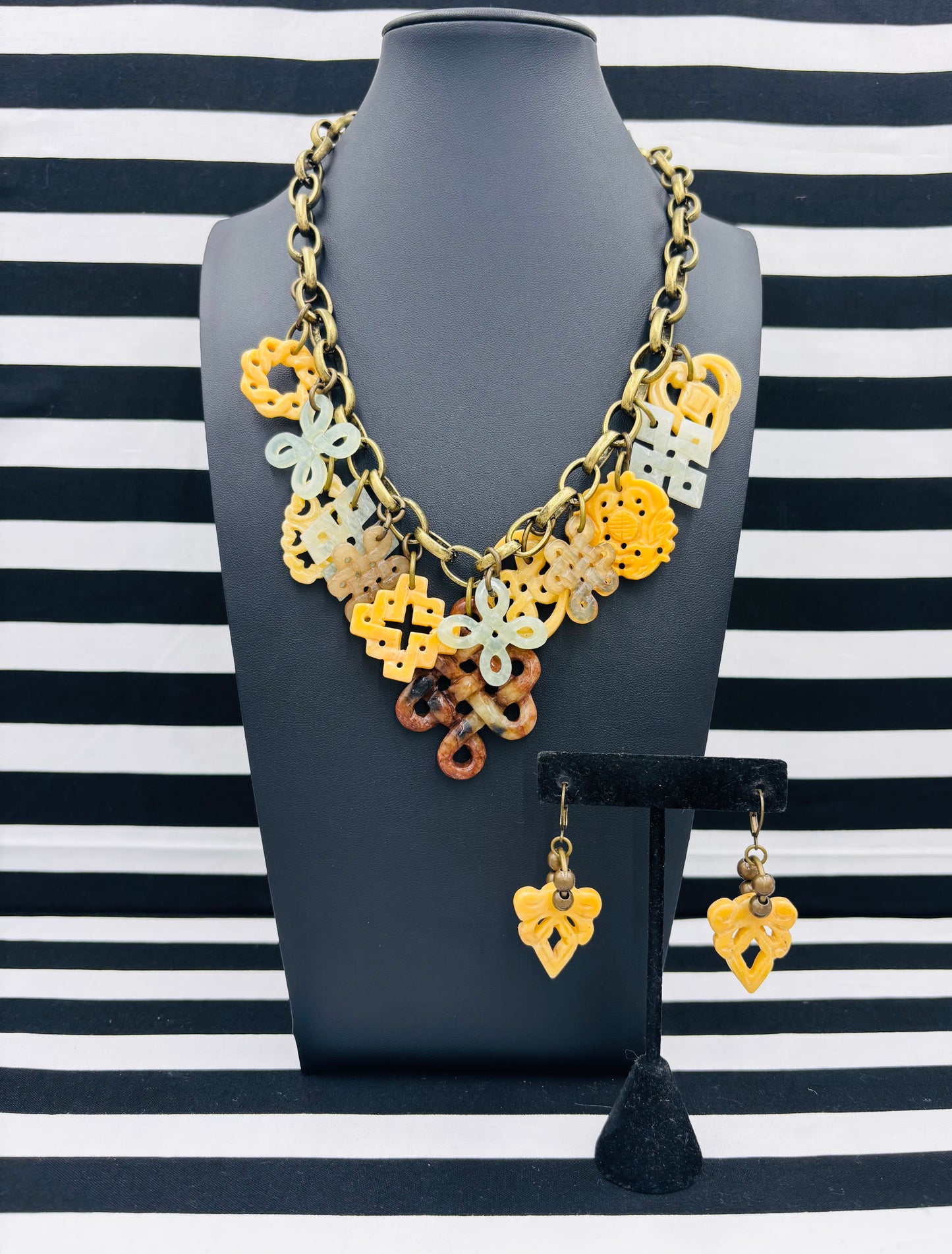 Shades of Ivory Necklace