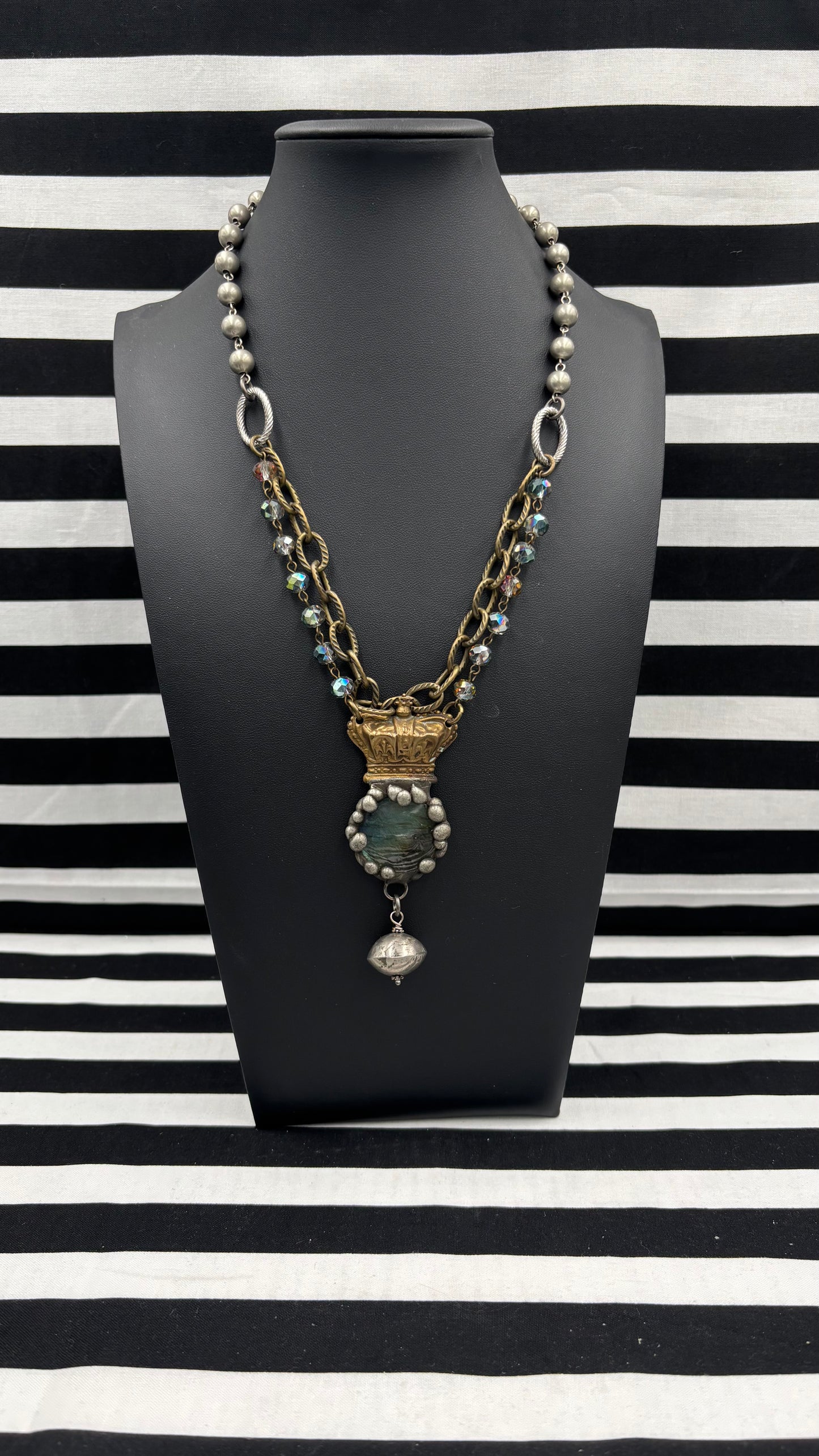 Sovereign Necklace
