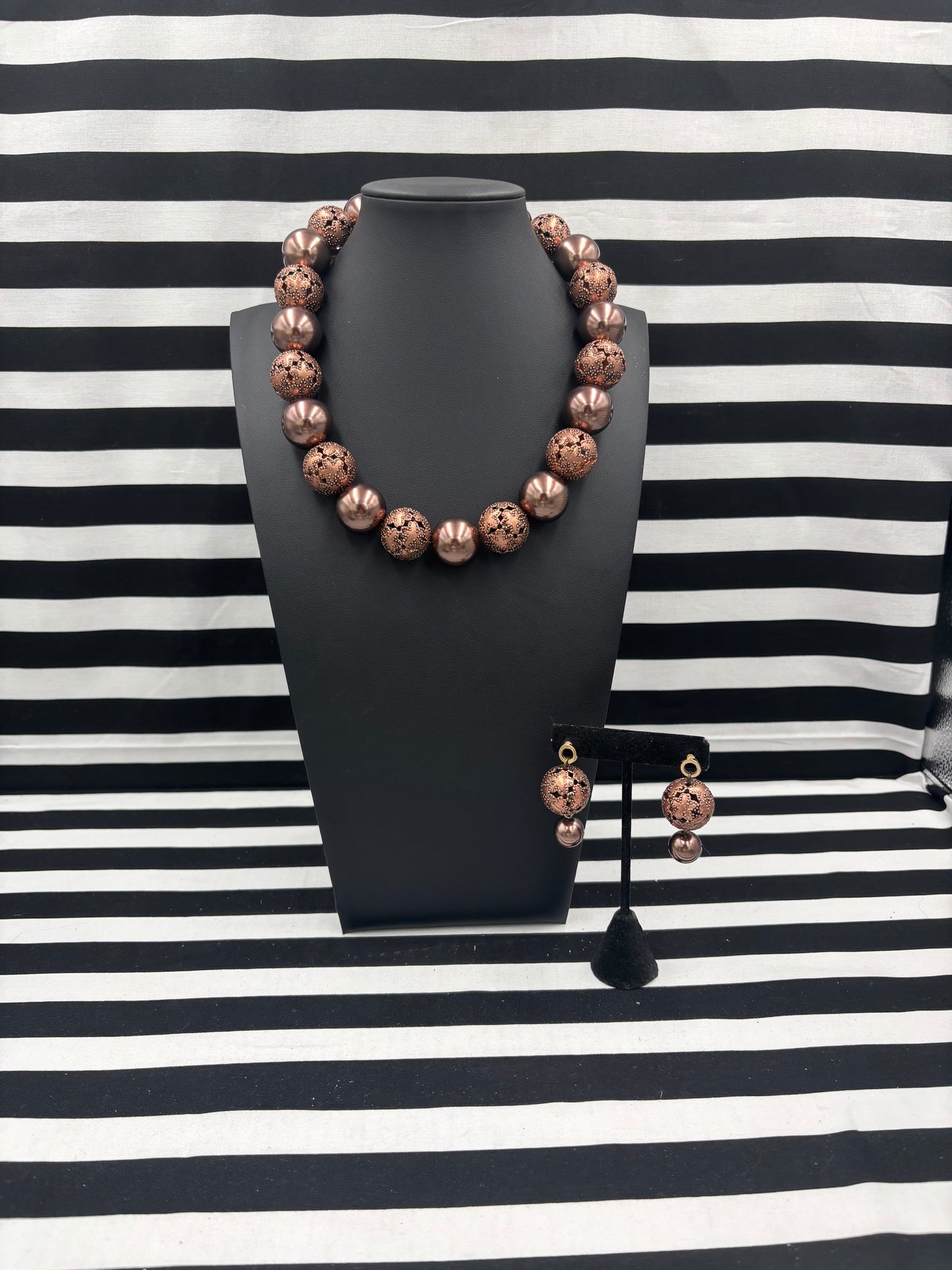 Copper Clapped Beauty Necklace
