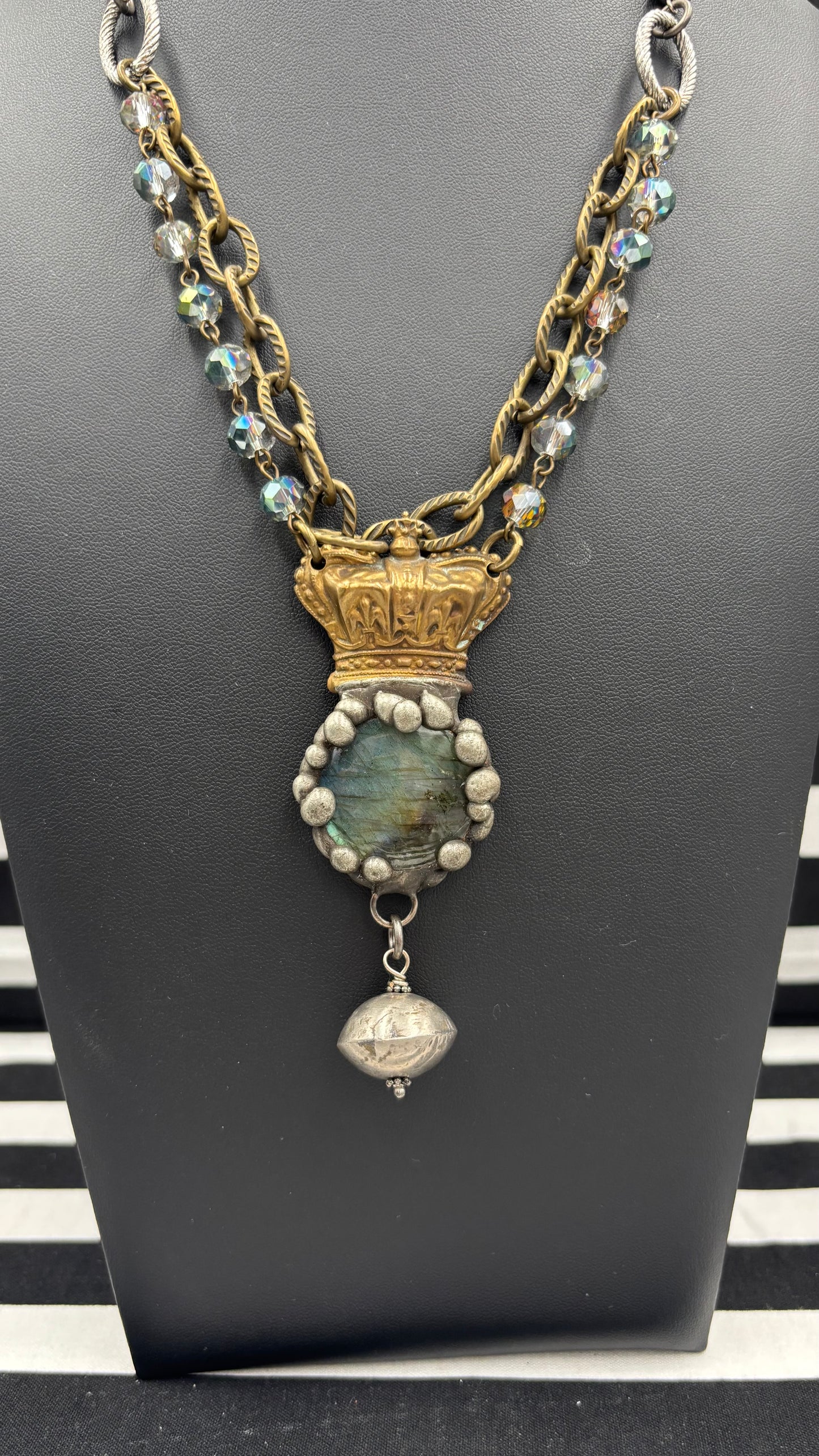 Sovereign Necklace