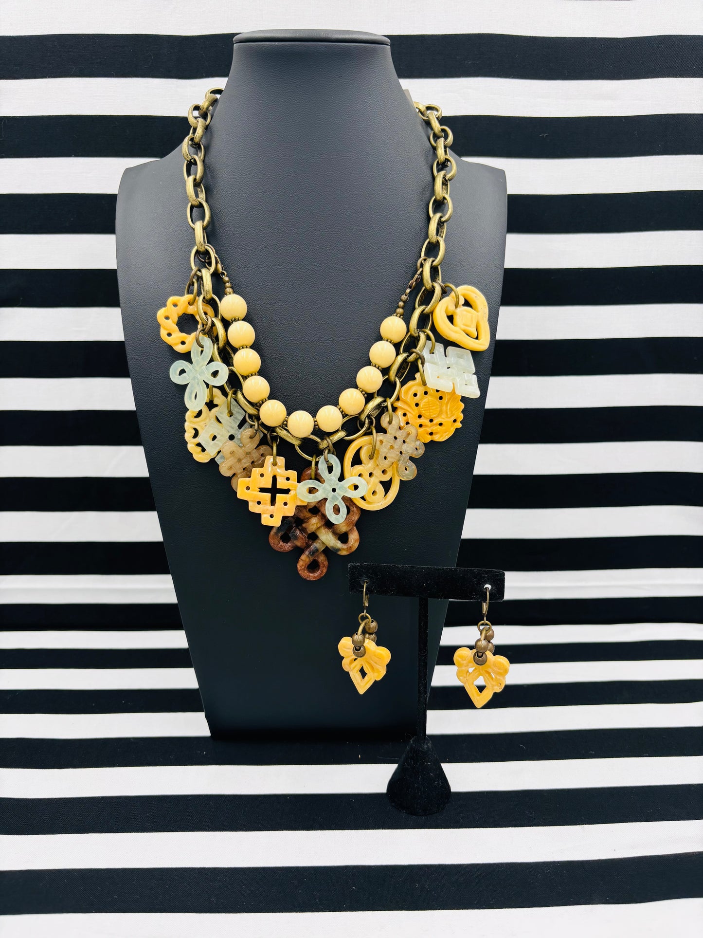 Shades of Ivory Necklace