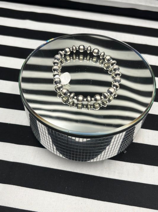Dot to Dot Navajo Pearl Stretch Bracelet