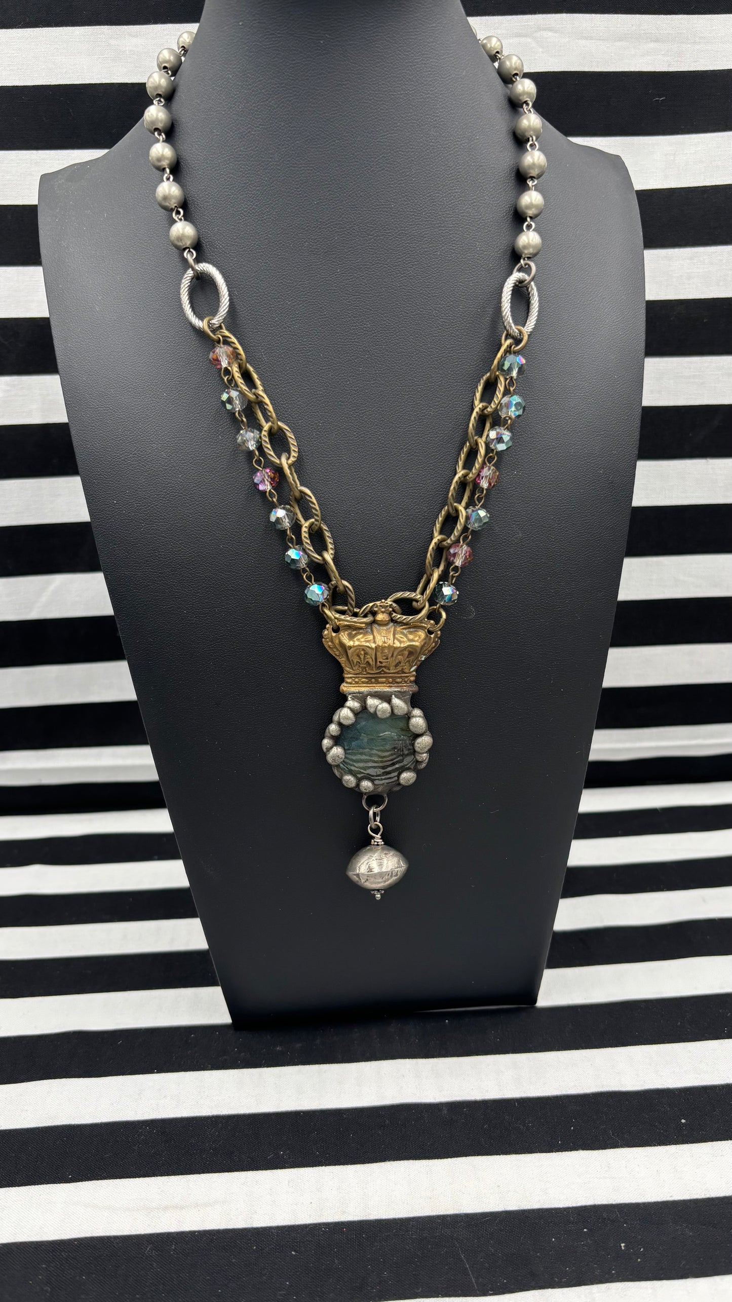Sovereign Necklace