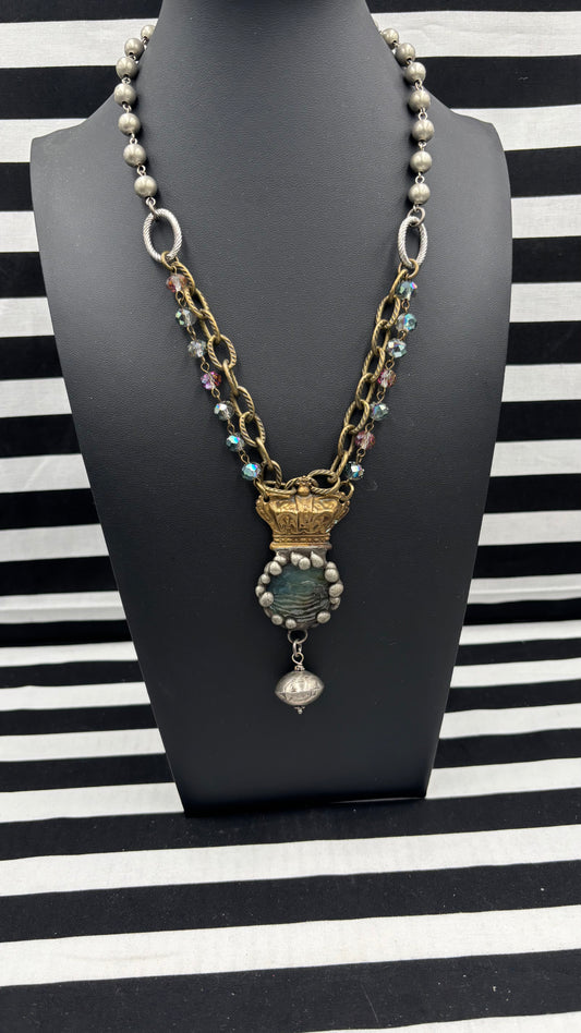 Sovereign Necklace