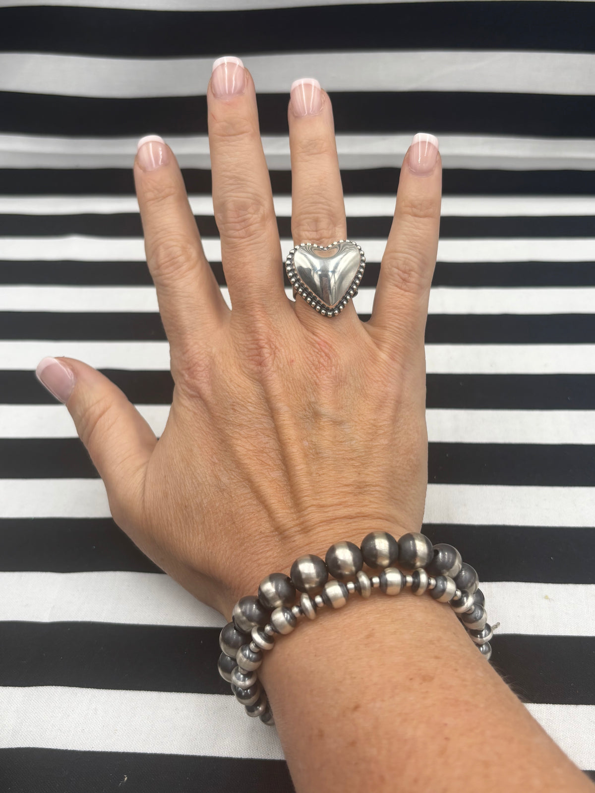 Dot to Dot Navajo Pearl Stretch Bracelet