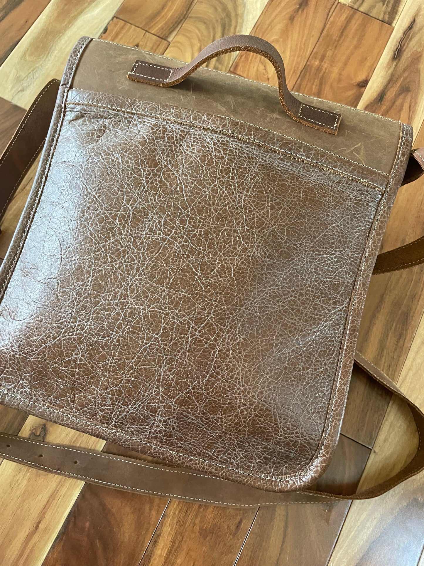 Elegant Hide Handbag